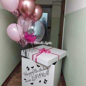 коробка-сюрприз с нежно-розовыми шарами