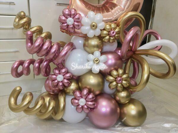 подставка из шаров хром розовый, золото, белый с ромашками 2