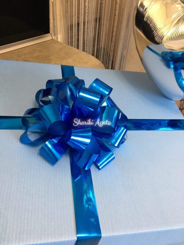 большой бант лента металлизированная 5 см. синего цвета для коробки-сюрприз с шарами